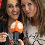 Renata Bravo Instagram – Desde éste Lunes 23 de Octubre vuelvo a la radio!!!!!! Que alegría más grande! He trabajado durante 20 años ininterrumpidamente en éste  medio maravilloso, he trabajado en 5 radios, pero hace 4 por circunstancias de la vida, me alejé,  siempre extrañando el contacto tan inmediato con la gente día a día ! La radio no se compara con nada!!!!!! Me ofrecieron hacerme cago de éste desafío junto a la @maca_santelices y sin pensarlo acepté feliz! estaremos de 10 a 12 hrs de lunes a viernes en un programa misceláneo , con conversación entretenida, datos, anécdotas, entrevistas, servicio social, ayuda a emprendedores, todo lo que uds necesiten! Los y las esperamos,  tendremos líneas abiertas de comunicación! Sintonízanos en la 95.9 @estacionmetropolitanafm #queemocion😍 #amorporlaradio #comunicadora HABLE CON ELLAS 😉👍👌en regiones escúchanos en lametrofm.cl