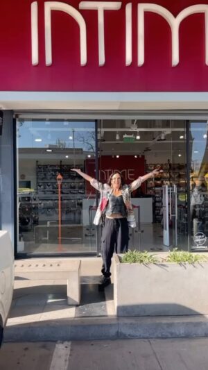 Renata Bravo Instagram - Continúa  la venta de bodega en los outlet de INTIME en MIDMALL de Maipú,  MALL VIVO OULET  de la FLORIDA Easton de QUILICURA , MALL OULET PASEO ALERCE PUERTO MONTT,  VIÑA OULET PARK VIÑA DEL MAR hasta el 8 de ENERO !!!! Todos a $9.990 6 calzones, 3 sostenes, traías de baño , Pijamas todo!!!!!! #intime #ventadebodega