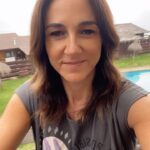 Renata Bravo Instagram - En éste día del amor Michelin Footwear y YO RENATA te REGALONEAN , sólo debes seguir a @ufw.chile y etiquetar a quien le regalarías un par en éste día del amor 🧡 el martes 20 a las 20 hrs haremos el sorteo participa!!!!!!!