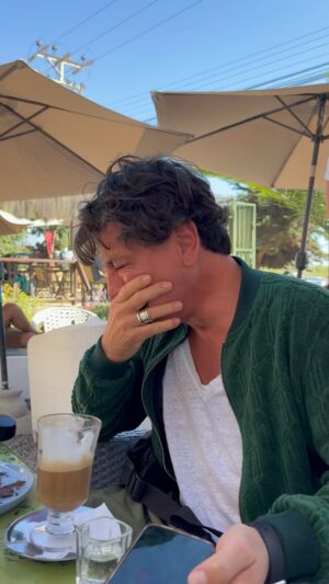 Renata Bravo Instagram - Ataque de risa nivel Dios!  adivinen de qué nos reíamos @afloresdelahoz cuéntennos de ese ataque de risa que les dio alguna vez porfa quiero leer sus historias