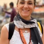 Renata Bravo Instagram - India …… una experiencia que no olvidaré jamás, y con los mejores compañeros de viaje @claudio_iturra @yazminvasquezpuali eternamente agradecida de @masaitravel #india #varanasi #ganjes