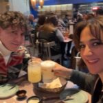 Renata Bravo Instagram - Extraordinaria la #experienciamonticello los mejores restaurantes con los famosos chef del Discipulo ! Bares súper entretenidos, y grandes eventos! Y además está el casino! Ósea quien se puede resistir ! Y les paso el dato, hay buses de acercamiento y tbn van que te llevan a tu casa! @hopsxchinoise @oliverapastas @lola_by_arola @yuhui_discipulo_del_chef @granmonticello @geniacomunicaciones #escapateamonticello