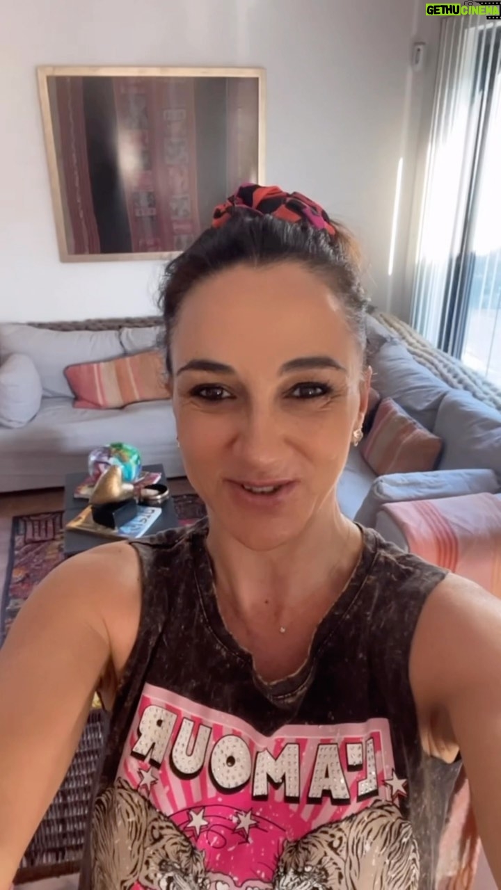 Renata Bravo - 1.4K Likes - DATAZO !!!!!! Para todos mis amigos y amigas busquillas de ésta comunidad!!!!! Lunes 16 y Martes 17 de octubre venta de FARDOS de INTIME!!!! Hay fardos de 50 mil 70 mil y 100 mil para que elijas el qué más te convenga! Excelente oportunidad para tener una platita extra para éste fin de año no les parece ???? Desde las 9 am hasta las 5:30 hrs! Nos juntamos en NATANIEL COX 1498 SANTIAGO CENTRO