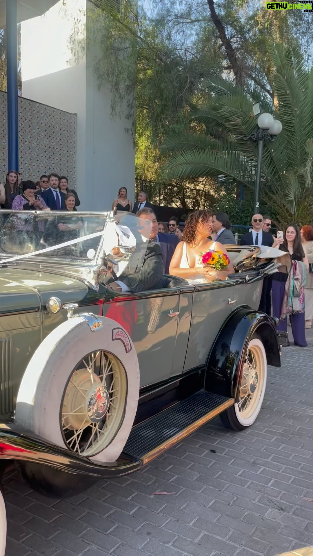 Renata Bravo - 15.6K Likes - Hermoso el matrimonio de @mazoyercath y @raul_ars2 gracias a Uds vuelvo a creer en el amor verdadero! Los amo!