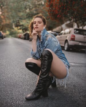Renata Toscano Bruzón Instagram - 🥀
•
•
•
Ph: @florjacobs 
Makeup&Styling: @paloma.romagnoli 
Hair: @nahuelalandc 
Fílmaker: @juancostacortes