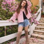 Renata Toscano Bruzón Instagram - ᴇsᴛᴀ ʟʟᴇɢᴀɴᴅᴏ ʟᴀ ᴘʀɪᴍᴀᴠᴇʀᴀ 🌸 ʏ ʏᴏ ᴇsᴛᴏʏ ғᴇʟɪᴢ ᴘᴏʀϙᴜᴇ ᴇs ᴍɪ ᴇsᴛᴀᴄɪóɴ ғᴀᴠᴏʀɪᴛᴀ 🥰🙈 ¿ᴄᴜᴀʟ ᴇs ʟᴀ ᴅᴇ ᴜsᴛᴇᴅᴇs? • • • Ph: @florjacobs Makeup&Styling: @paloma.romagnoli Hair: @nahuelalandc Filmaker: @juancostacortes