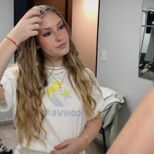 Renata Toscano Bruzón Instagram - Manejo unos niveles de felicidad estos días ✨

•
•
•
Make Up : @gicamakeup ♥️