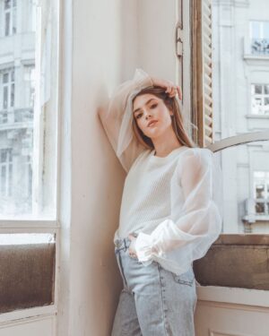 Renata Toscano Bruzón Instagram - No sabía cual me gustaba más … entonces subí todas 🙈🤣
•
•
•
Ph: @laureanafenoyph 
Make up: @makeupbelenok ✨✨✨
-
@revolve @liamnauman