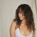 Renata Vaca Instagram – Proud de haberme convertido en la señora de los gatos (de lo que me andaba perdiendo).