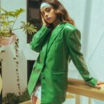 Renata Vaca Instagram - Gracias por hacerme portada @meraakmagazine 🥲 (Son una hermosura todxs los que participaron en estas fotitos) 🧚🏼‍♂️🍭✨💘 —————————————— Creative Direction: @leescortes Styling @oswaldvelazquez_ Maquillaje & Hair: @karianamua Foto: @bernardoloz Web: @mari.bla Lugar: @casalulucdmx Pr: @jonaathanarr @pureandb
