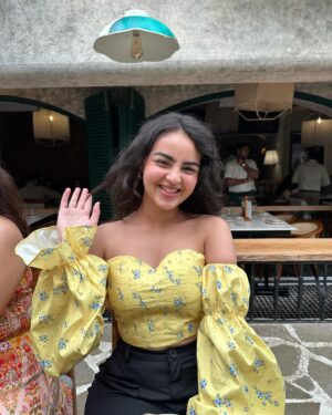 Renaye Tejani Instagram - 🌼🩵