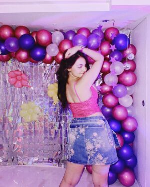 Renaye Tejani Instagram - Just woke up from my teenage dream 💭💕🪩
#20 !!