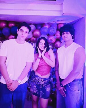 Renaye Tejani Instagram - Just woke up from my teenage dream 💭💕🪩
#20 !!