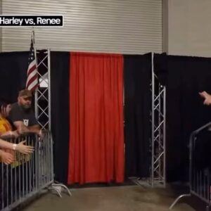 Renee Michelle Instagram - That strut 💋🖤🔥

🎥 @willprowrestling @dsshin 
@thefoxxyone 
@blizzardbrawl 

#wrestling #strut #entrance #prowrestling #black #ootd #lotd #motd #ladyofwrestling #reneemichelle #wisconsin #winter