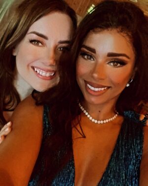 Renee Michelle Instagram - I absolutely love this beautiful soul & new dance partner haha 🤠🥃💛 @wwenikkicross 

#partywiththeparkers #weddingbliss #smile #spring #weddingparty #rusticwedding