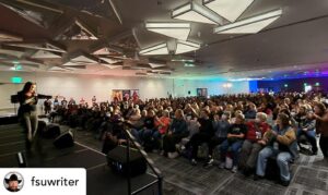 Renee O'Connor Instagram - Thanks for the LOVE, JOY, and fellowship we have together in the Xenite community. It’s a gift to be able to see you again!
Thank you @creationent
Photo by @fsuwriter