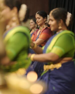 Renjini Kunju Instagram - “Grateful for the divine opportunity to perform in front of Guruvayoorappan. Each moment filled with divine blessings and musical joy. 🙏🎶 #GuruvayoorPerformances #DivineMelodies” 

📷 @harikuttanhk 
Mua @makeup_pearl_official