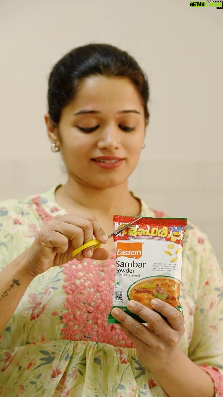 Renjini Kunju Instagram - Do you remember your first ever experience in the kitchen ? This is my story & ever since there’s been a magic ingredient to complete my kitchen stories . #easternat40 Dop @harikuttanhk Direction @abishek_udayakumar_ @thlalithaviolin @eastern_in