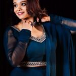 Renjini Kunju Instagram – GUEST MAKEUP LOOK. 🎨

Add @pearlbeautyconsultant.app 
MUA @pearlmakeupartist.official 
Frame @renjinikunju 
Costume @fingerprinz_bridal_hub 

#viral #viralpost #viralinstagram #trending #trendingpost #trendinginstagram #seematti #dcjewellers #hindubridalmakeup #renjurenjimarmakeup #hindumakeup #keralatraditionalmakeup #partymakeup #partymakeuplook #guestmakeup #guestmakeuplook #resort #hotel #bridalmakeuplook #christianmakeup #christianmakeupartist #keralachristianmakeupartist #keralachristianbride #keralachristainwedding #keralachristianmakeup #goatlife #amalapaul #missinggirlmovie #instagram