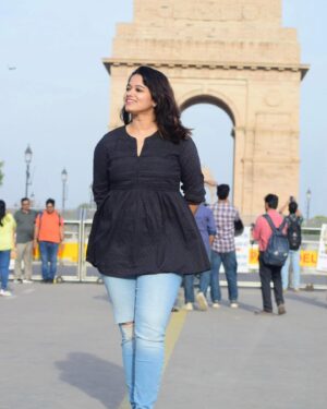 Renjini Kunju Instagram - “Delhi: where history whispers in every corner and the present dances to the rhythm of its streets.”

📷 @raees_abdul_rahoof