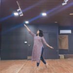 Renjini Kunju Instagram – Saiyaan Hatto jaao…..

Just tried to recreate the beautiful choreography 
by @anjanac_choreo 

#heermandionnetflix #sanjayleelabhansali #aditiraohydari