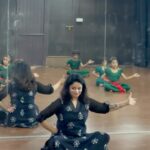 Renjini Kunju Instagram - “Teaching kids is not just about imparting knowledge; it’s about inspiring curiosity, fostering creativity, and learning alongside them.” Junior Bharathanatyam batch @kshetradanceschool 🎥 @rarefilms.in