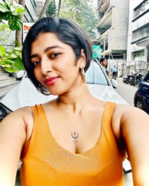 Reshma Nair Instagram - Soaking up the good vibes 🌈☀️✨

 Tell me which new insta filter is ur favourite?
