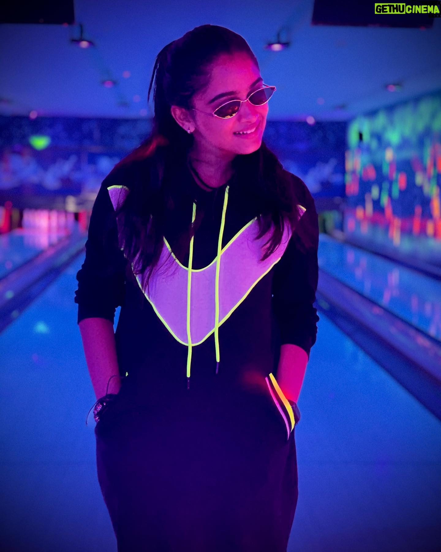 Reshma Venkatesh - 36.6K Likes - Be yourself there’s no one better😉
Pc: @meena_cruze 😎
#reshareshu #meresh #love #positivity #beunique #honesty #loveyourself #spreadlove