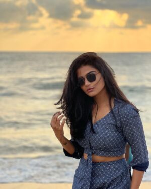 Reshma Venkatesh Instagram - ☀️

@meena_cruze 
@sk_designs_here