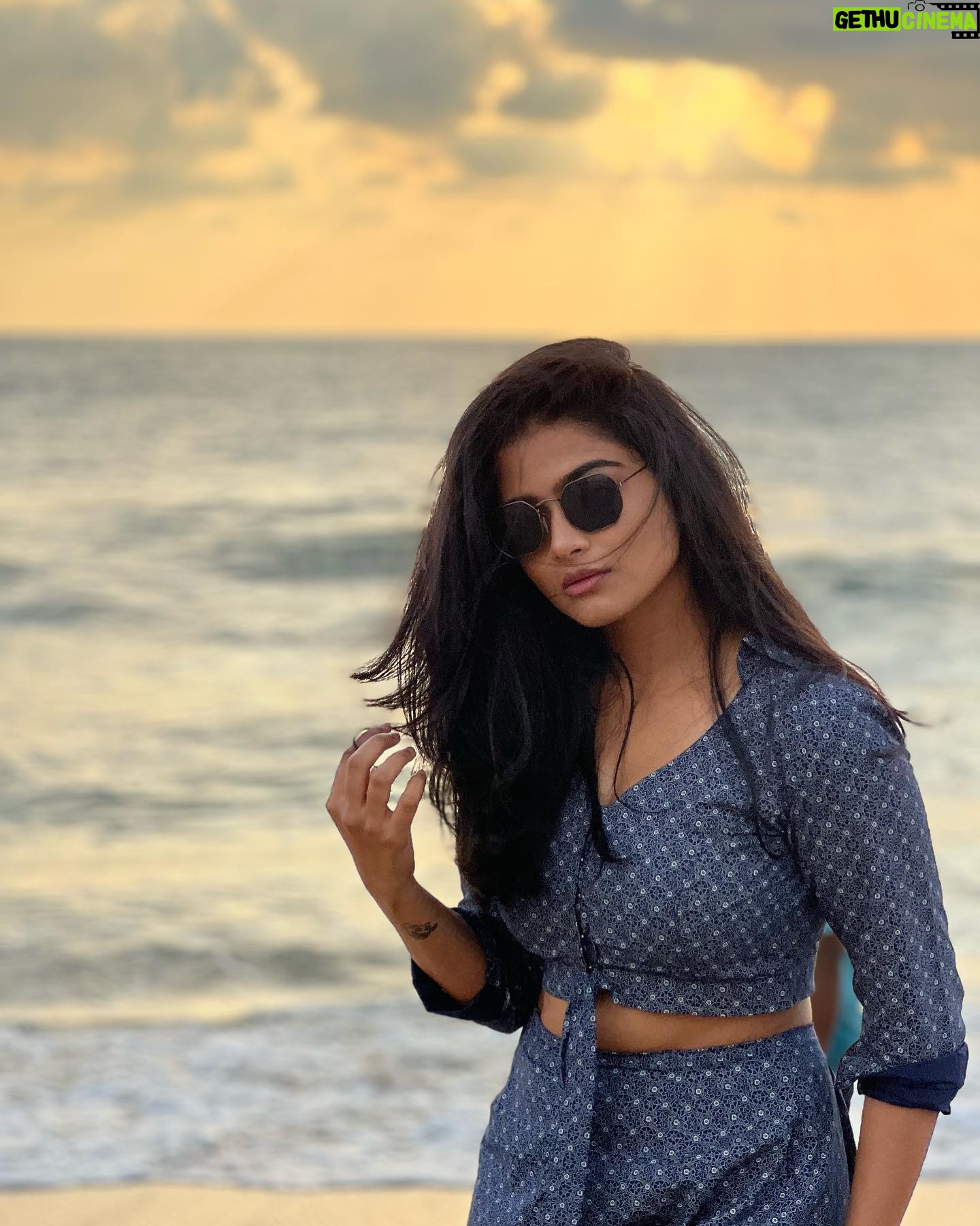 Reshma Venkatesh - 22.5K Likes - ☀️
@meena_cruze
@sk_designs_here