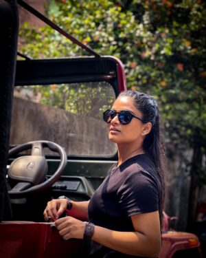 Reshma Venkatesh Instagram - "If you can't love yourself, how in the hell you gonna love somebody else?"
 
-Rupaul

#attitude #love #jillu #meresh #bestrong #positivevibe #spreadlove #loveyourself
