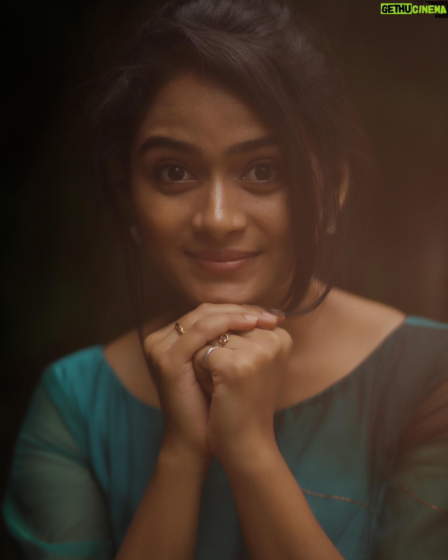 Reshma Venkatesh - 34K Likes - 🦋
Team. :@sat_narain
Costume :@studio_sushma
Muah. :@colours.and.curls
Concept. :@arunprajeethm