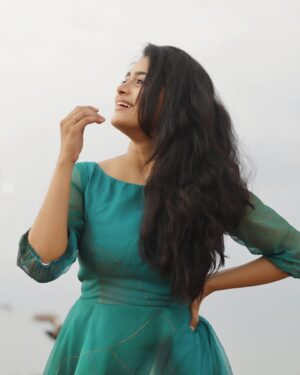 Reshma Venkatesh Instagram - 🦋

👗@studio_sushma 
📸@sat_narain 
💄@colours.and.curls ✨@arunprajeethm