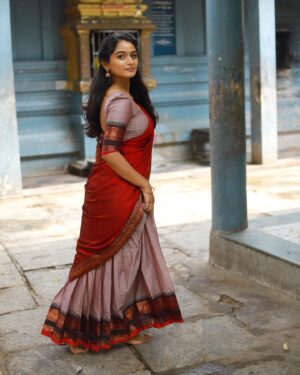 Reshma Venkatesh Instagram - ♥️🌺

🥻💫: @ivalinmabia 
📸✨: @sat_narain 
💄🌟: @priyaprabu_artistry 
🕊✨: @arunprajeethm