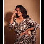 Reshma Venkatesh Instagram - 🖤 📸 : @gowtham__rajendran 👗 : @sk_designs_here 💄 : @priyaprabu_artistry