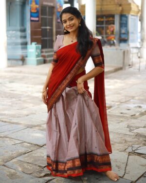 Reshma Venkatesh Instagram - 🦜🌺

🥻🌟: @ivalinmabia 
📸✨: @sat_narain 
💄💫: @priyaprabu_artistry 
🕊✨: @arunprajeethm