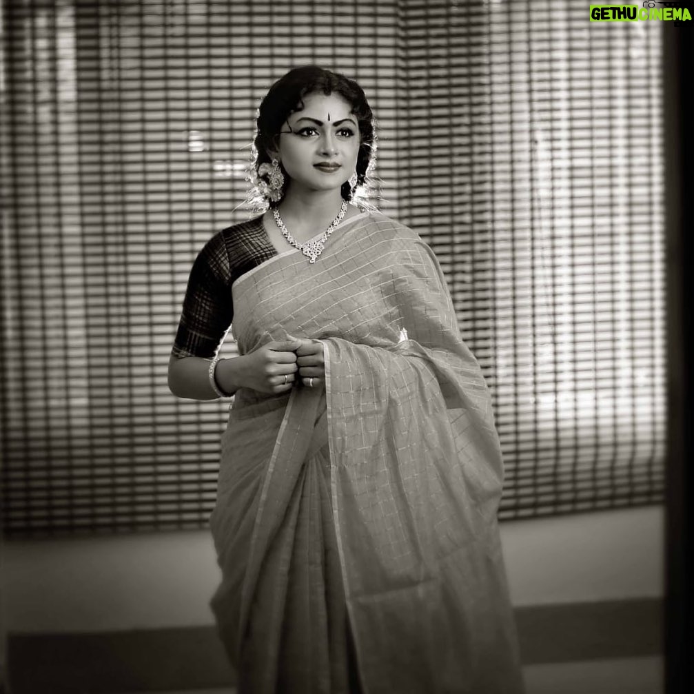 Reshma Venkatesh - 24.8K Likes - 🙇🏻♀️Really proud to do recreation of My Guru Savithri amma 👑& thanks to @keerthysureshofficial for showing her again to this generation ❤️
💄: @maas_makeover
📸 : Mybrother
#savithriamma #inspiration #rolemodel #missher #proudfan #noonecanreplaceher #positivevibes #mahanati #mahanatisavitri