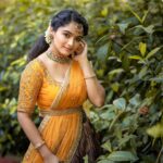 Reshma Venkatesh Instagram - 🌻 @kaviyaartistry_off @anjushankarofficial @roselinhairstylist @achusai_makeupartist @vivahbridalcollections @navin.appu
