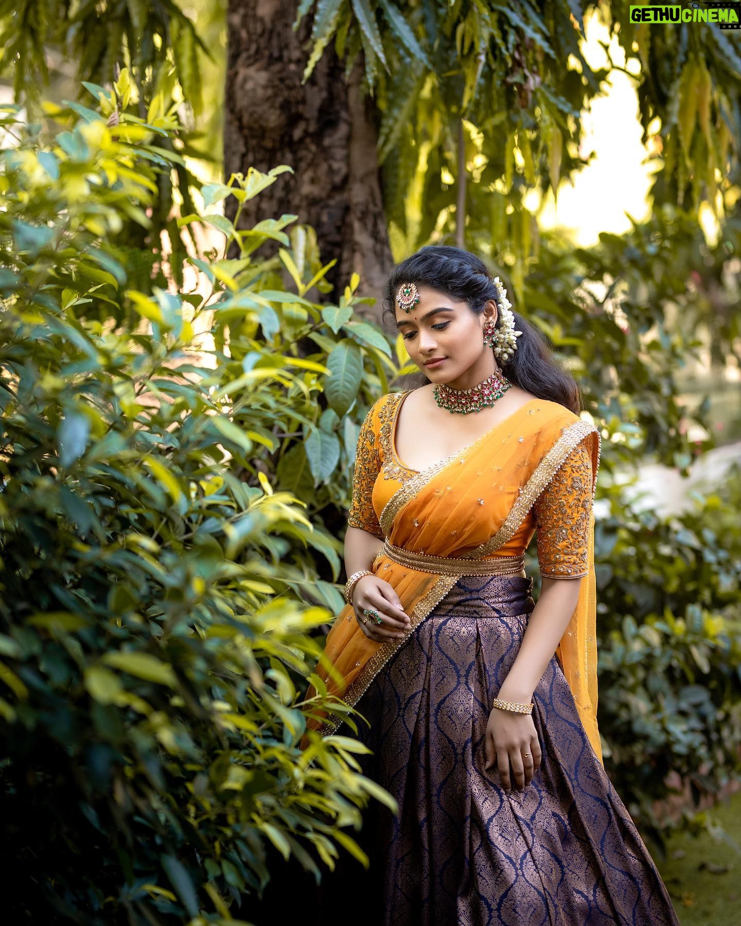 Reshma Venkatesh - 34.5K Likes - 🌻
@kaviyaartistry_off
@anjushankarofficial @roselinhairstylist @achusai_makeupartist @vivahbridalcollections @navin.appu