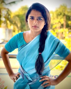 Reshma Venkatesh Instagram - Sandakari nathan un sandakozhi nanthan😜😂 #reshareshu #meresh #blue #positivity #spreadlove #bestrong