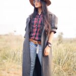 Reshma Venkatesh Instagram - Måkë Your ÇøMė ßāćk StRôNgÊR💪🏻 thån ŸõûR 🕶 ŚeT ßäçkS 👊🏻 📸 ~> @arunstudioclickz #positivevibes #spreadlove #90s #gobackcorona #stayhomestaysafe #fanfam #love
