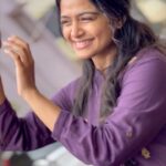 Reshma Venkatesh Instagram - A cute surprise for my birthday 🙈 you guys 🥹. it feels so special 🥰 love you my people @meena_cruze ♥️ & nithi @mayanitish And thank you @iamashwinhemanth 🥰 🐒 dank u guys 💖