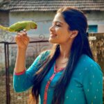 Reshma Venkatesh Instagram - பச்சை🦜 முத்துச்சரம் 💃🏻 Pc : @meena_cruze 👑 #reshareshu #meresh #killi #positivity #cool #spreadlove #honesty #lovepets❤️