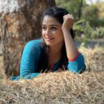 Reshma Venkatesh Instagram - கண் பேசும் வார்த்தைகள்♥ #reshareshu #meresh #Blue #village #love #spreadlove #positivity