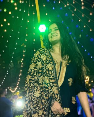 Revati Lele Instagram - Rangeela mhara naach💃🏼💃🏼💃🏼 

📸 @richarathore.1 ❤️

#navratri