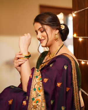 Revati Lele Instagram - Tu bin bataye mujhe le chal kahi💕 

📸 @pratikkadamphotography 💃🏼
#diwali