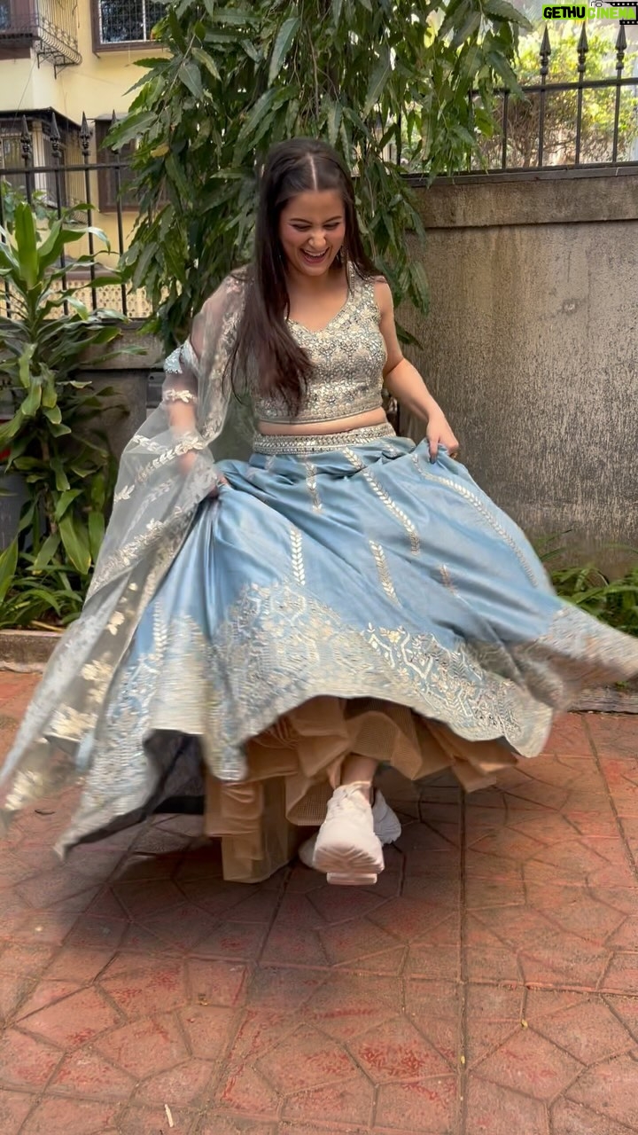 Revati Lele - 53.9K Likes - Premika ne pyaar se advice de diya…पर हम कहाँ कुछ सुनते हैं 🤪
Comfort over everything 🤪
P.s. Premika= my stylist😂
Outfit - @shrikrishnamdesigners
Jewellery - @silverplazaoriginal
Styling - @niketa.bandekar
#shoesonredcarpet #starpravah #starpravahparivaarpuraskar2024 #lehenga #awards #awardsnight #fun #lagnachibedi
