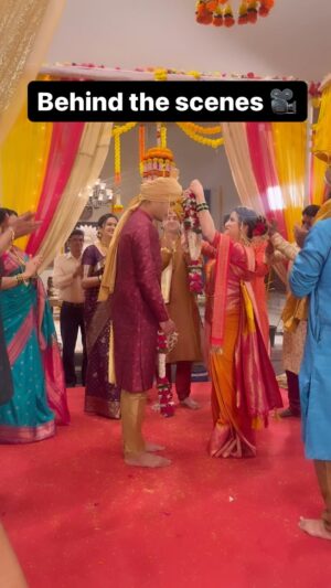 Revati Lele Instagram - Behind the scenes of Raghav- Madhurani’s wedding sequence 💫❤️ 

#wedding #reelwedding #bts #lagnachibedi #raghavmadhu #behindthescnes #dailysoap #television