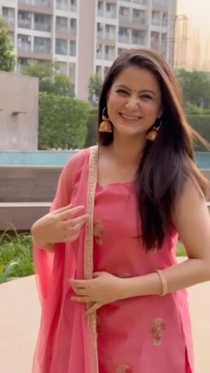 Revati Lele Instagram - Aisi khoobsoorati ko har koi kahe, Manzoor Hai ❤️

#ManzoorHai #song #trending #trends #reel #trendingreels #music #lipsync