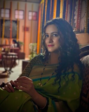 Revati Lele Instagram - Madhurani 🫶🏻 #lagnachibedi #starpravah 

📸 @deodharsayali 🫶🏻
